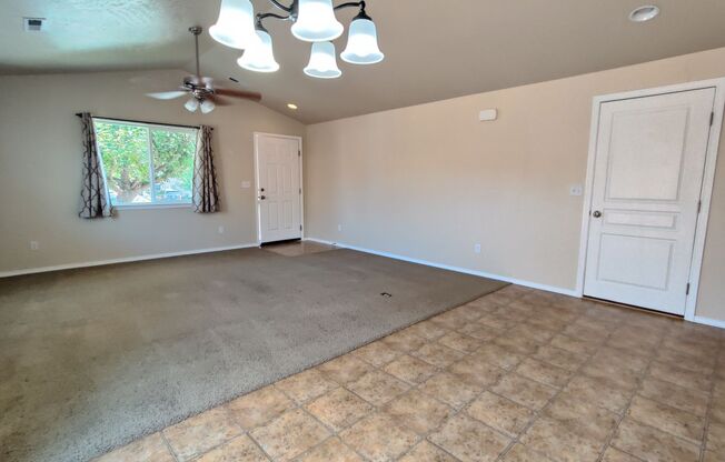West Kennewick Location Close to Freeway Access