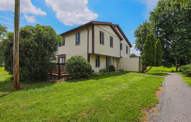 14 KING HENRY CIR