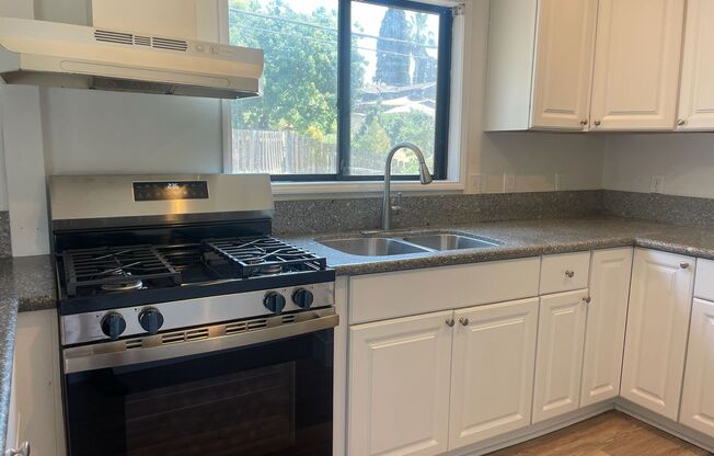 633 E 4 AVE