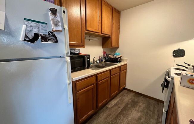 1 bed, 1 bath, $975, Unit 62