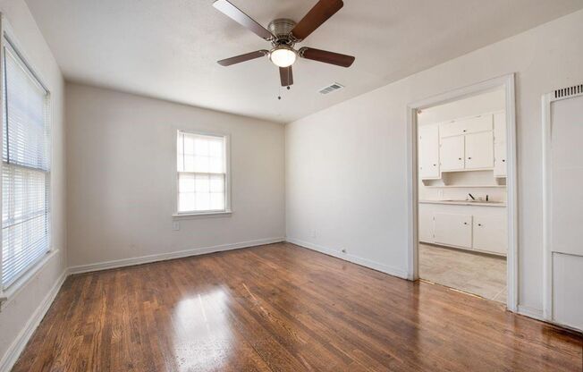 Charming Home in Prime Grand Prairie Location!