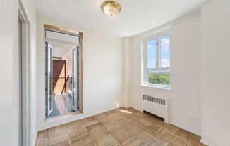 5355 HENRY HUDSON PKWY W