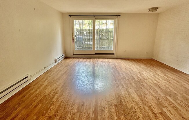 2 beds, 2 baths, 1,000 sqft, $4,400, Unit 1