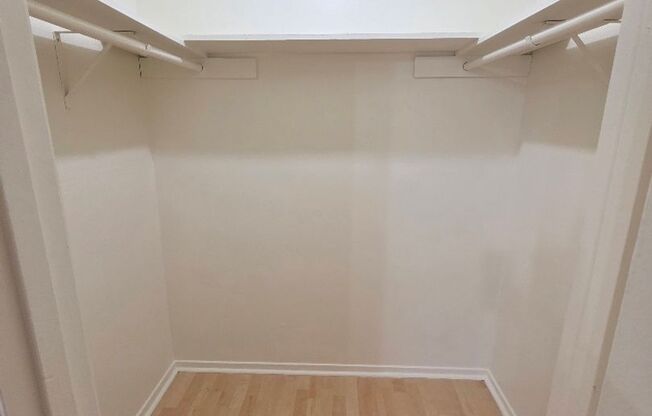 2 beds, 1 bath, 900 sqft, $1,045, Unit ELP2202-251