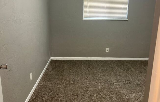2 beds, 1 bath, 750 sqft, $1,095, Unit B10 1011 15