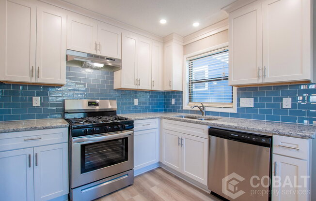886 SAINT CHARLES AVE NE