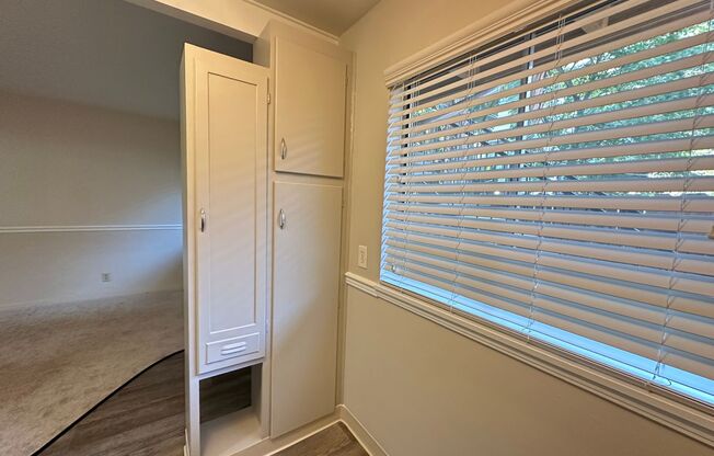 Live Where Midtown Happens – Fort Sutter Manor @ 2508 L Street!