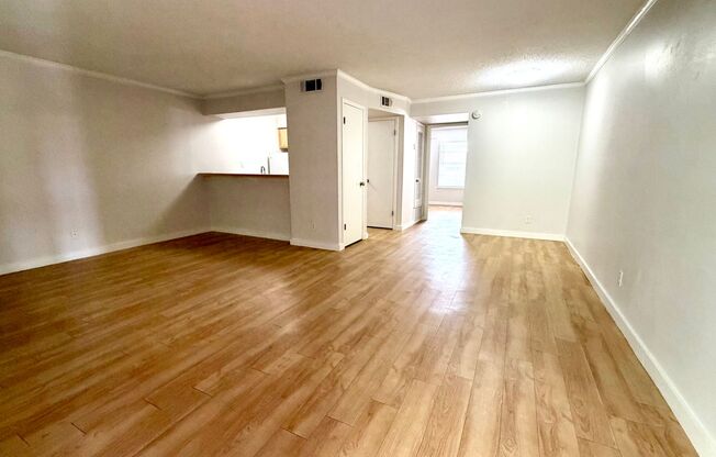 1 bed, 1 bath, 700 sqft, $1,024, Unit LAW9-307
