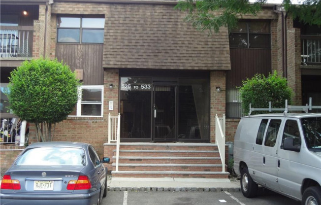 529 SHARON GDN CT