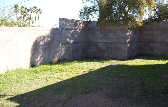 Spacious 3-Bedroom Home in Tempe