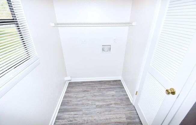 2 beds, 1 bath, 766 sqft, $1,300, Unit NPV2317