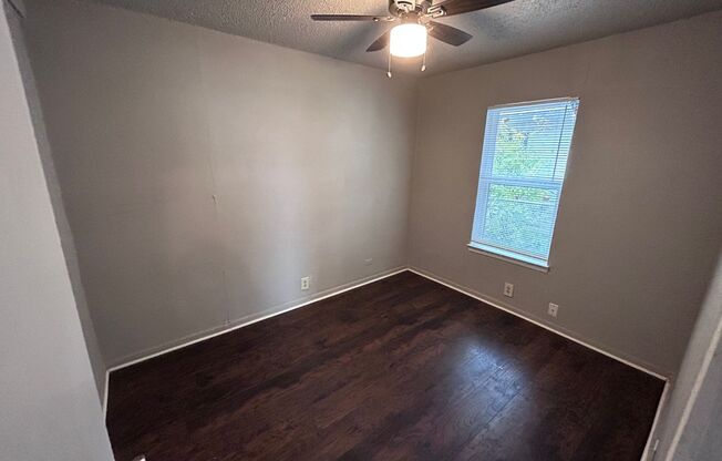 **COMING SOON!* 2 Bedroom 1 Bath Unit Near The Alamodome!