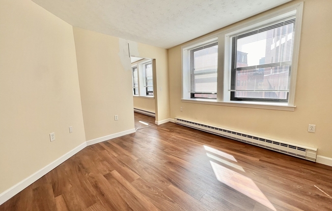 1 bed, 1 bath, $2,000, Unit 4F