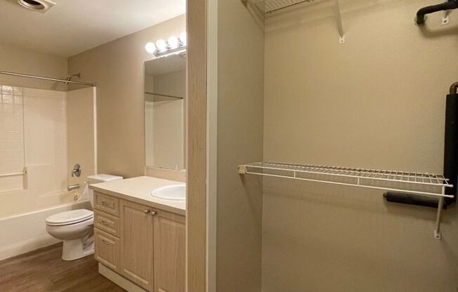 Studio, 1 bath, 413 sqft, $1,150, Unit 307