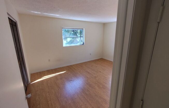 2 beds, 1 bath, $1,400