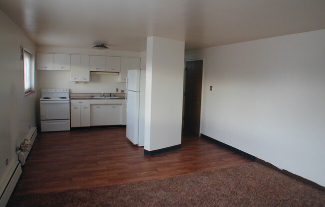 2 beds, 1 bath, 794 sqft, $900, Unit Apt 3B