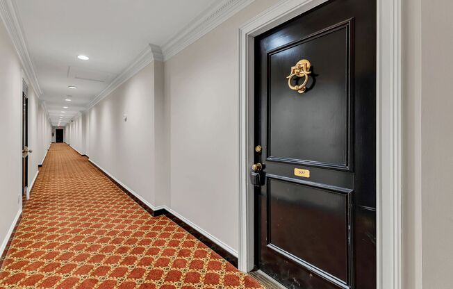 Newly Renovated Condo in The Westende with Stylish Upgrades and Exceptional Storage!