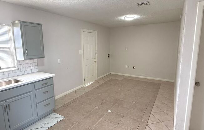 AVAILABLE NOW!!! Classic Red-Brick 4-Bed, 1-Bath Home (Near I35!)