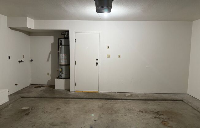 2 beds, 2 baths, 900 sqft, $1,675, Unit 817-48