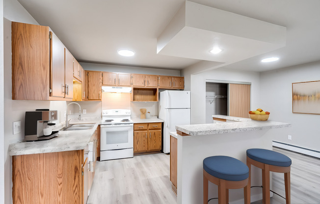 2 beds, 2 baths, 900 sqft, $1,499, Unit L202