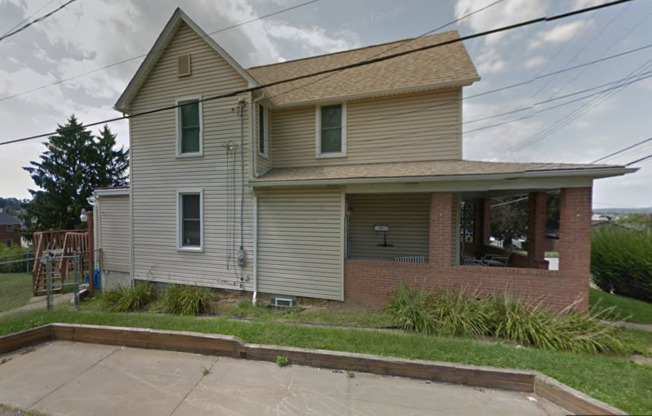 2 BR, 1 1/2 Bath, 2-Story Home for Rent - East McKeesport