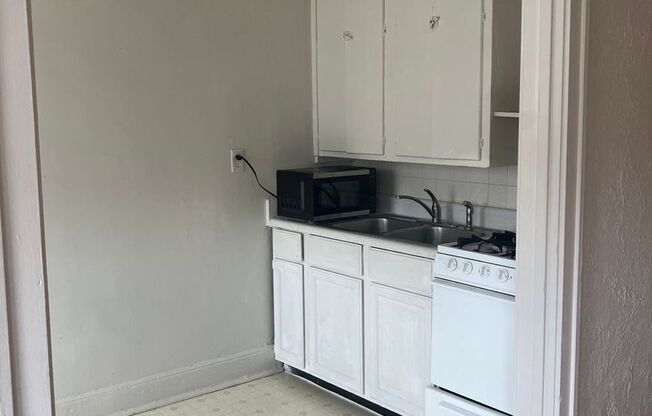 1 bed, 1 bath, 780 sqft, $840