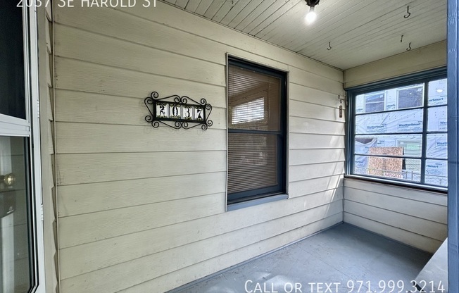 2037 SE HAROLD ST