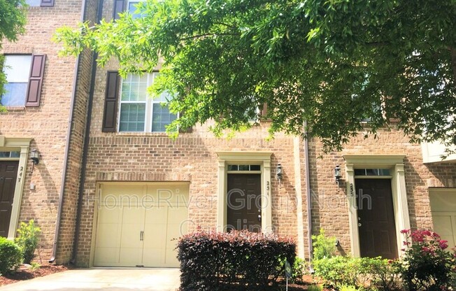 251 Lincoln St