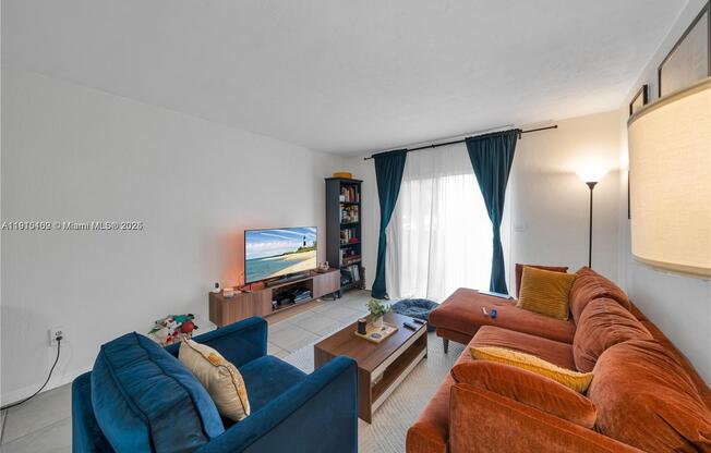 4275 NORTHWEST S TAMIAMI CANAL DR