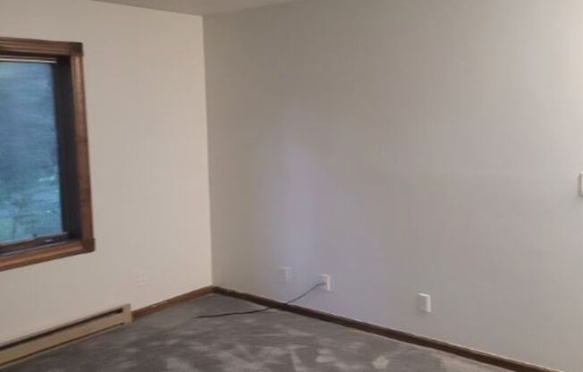 2 beds, 1 bath, 750 sqft, $1,125, Unit Unit 204