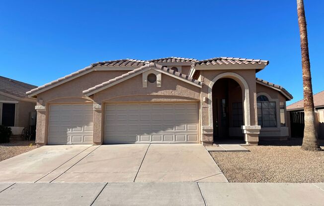 **SPECTACULAR 4 BEDROOM/2 BATHROOM FAMILY HOME LOCATED IN FOX CROSSING - CHANDLER (ALMA SCHOOL/QUEEN CREEK)**