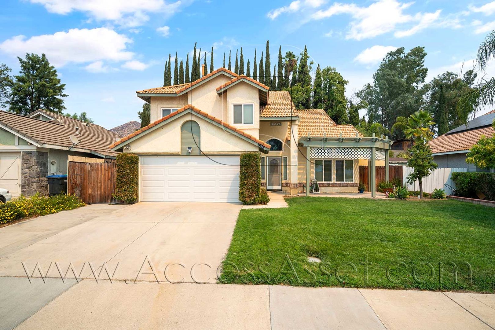 Charming 4 Bed/2.5 Bath Home With Spacious Yard In Peaceful Wildomar!