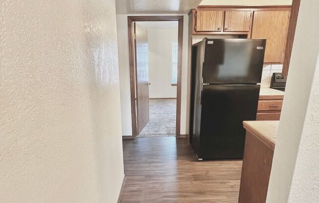 2 beds, 1 bath, 850 sqft, $825, Unit 11B
