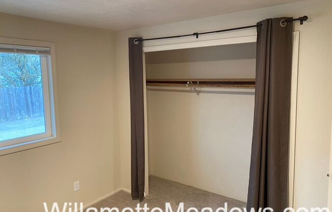 3 beds, 1 bath, 1,100 sqft, $1,775, Unit 306