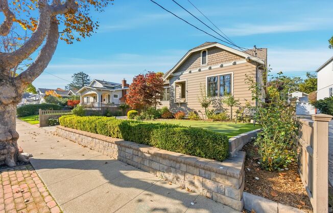 Fully Furnished , New Remodeled Burlingame Home Just Blocks from Broadway