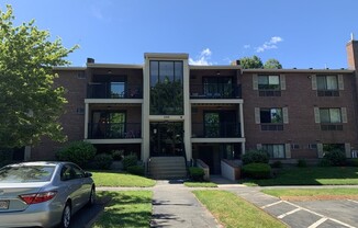 2344 COMMONWEALTH AVE