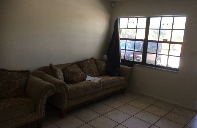 2 beds, 1 bath, 707 sqft, $1,995, Unit 1