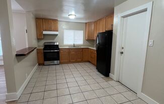 2 beds, 1 bath, $2,250, Unit 21 Pierson Street