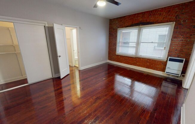 Studio, 1 bath, 450 sqft, $1,370.42, Unit 207