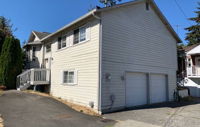 Newly remodel 4 bed 3 bath home in Shoreline