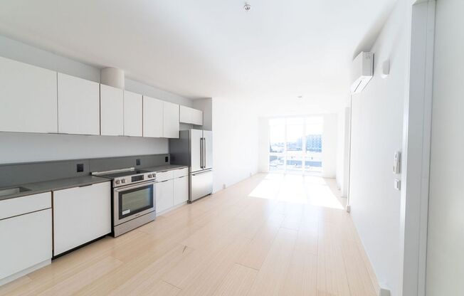 2 beds, 2 baths, $2,378, Unit 203