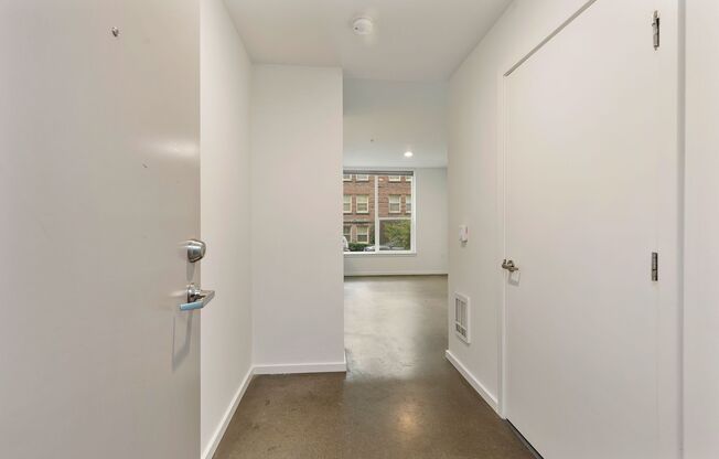 Studio, 1 bath, 305 sqft, $1,495, Unit 602