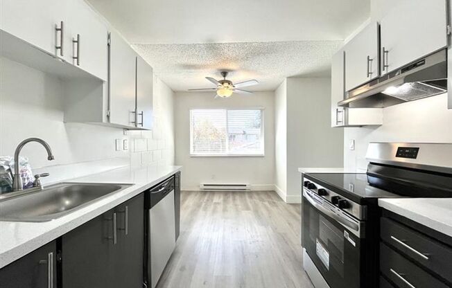 2 beds, 1 bath, 700 sqft, $1,315, Unit 25