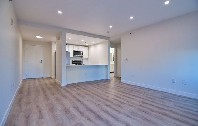 1 bed, 1 bath, 745 sqft, $2,310, Unit 405