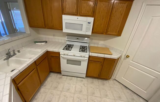 2 beds, 2 baths, $1,295