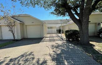 2520 GLENMORE DR