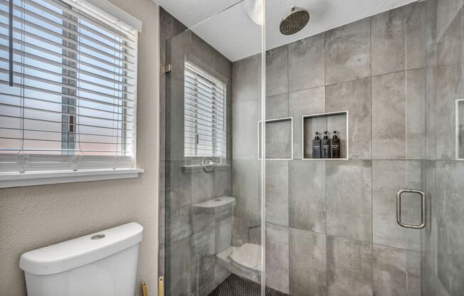 3 Bed FULLY FURNISHED Pool Home