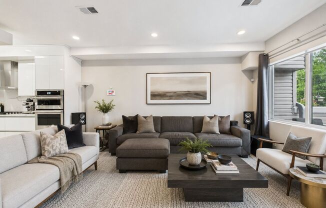 Philly Magazine-Featured Luxury 3 Bed Condo with Huge Roof Deck & Skyline Views