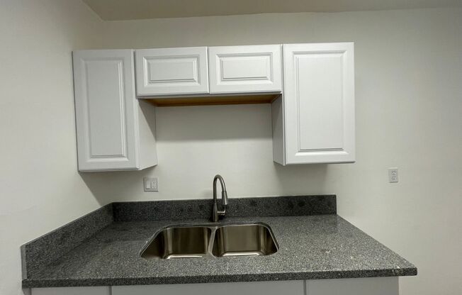 Studio, 1 bath, 500 sqft, $1,595, Unit 5