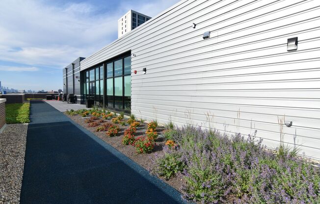 1 bed, 1 bath, 673 sqft, $2,850, Unit 3833-421